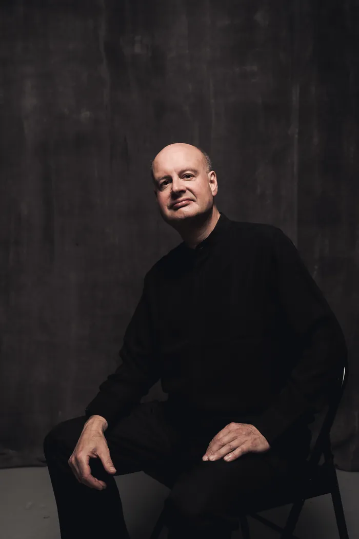 Stephen Layton